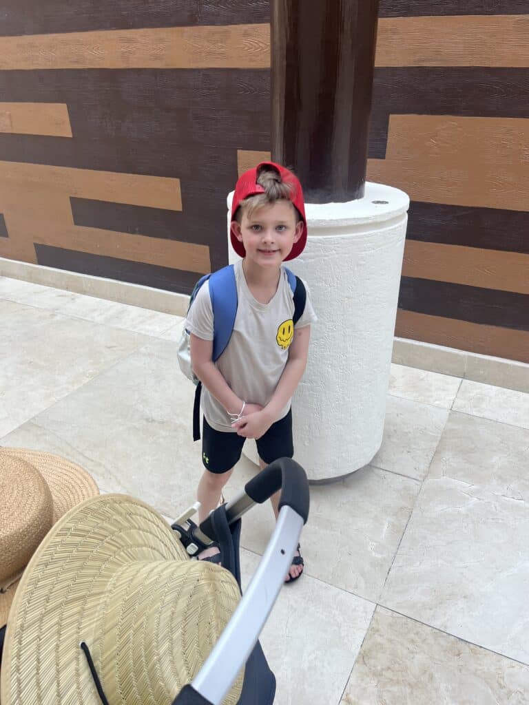 Smooth Sailing: Navigating your flight to Mexico with Kids – A Parent’s Guide to Stress-Free Travel”